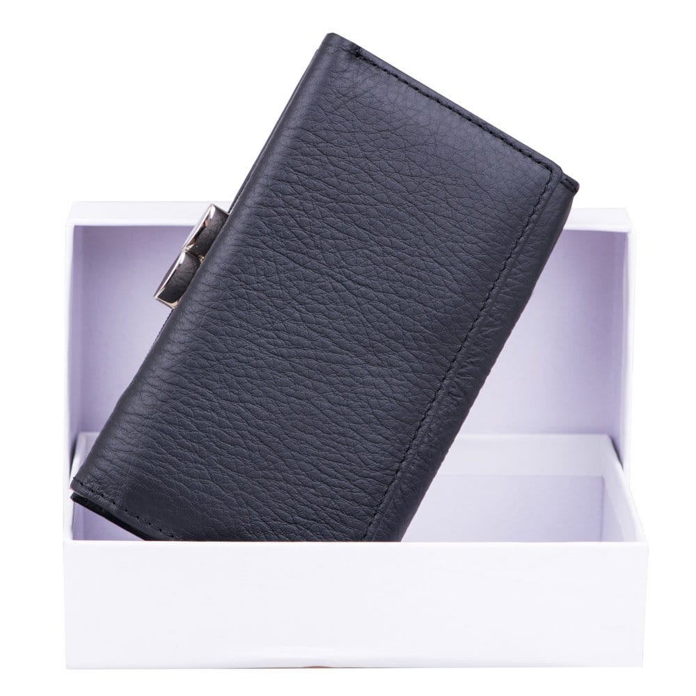 toro-nero-portofele-dama-lady-in-black-18